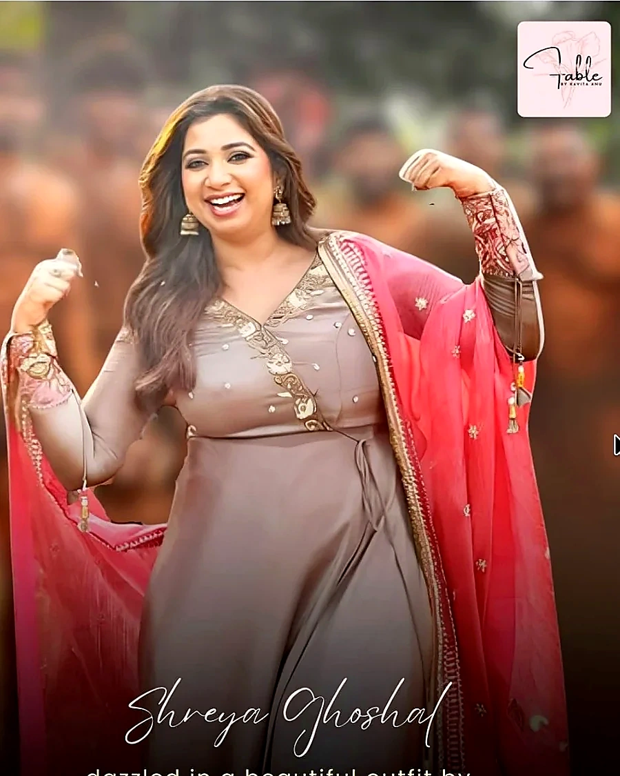 Shreya Ghoshal in a Fable by Kavita Anu outfit